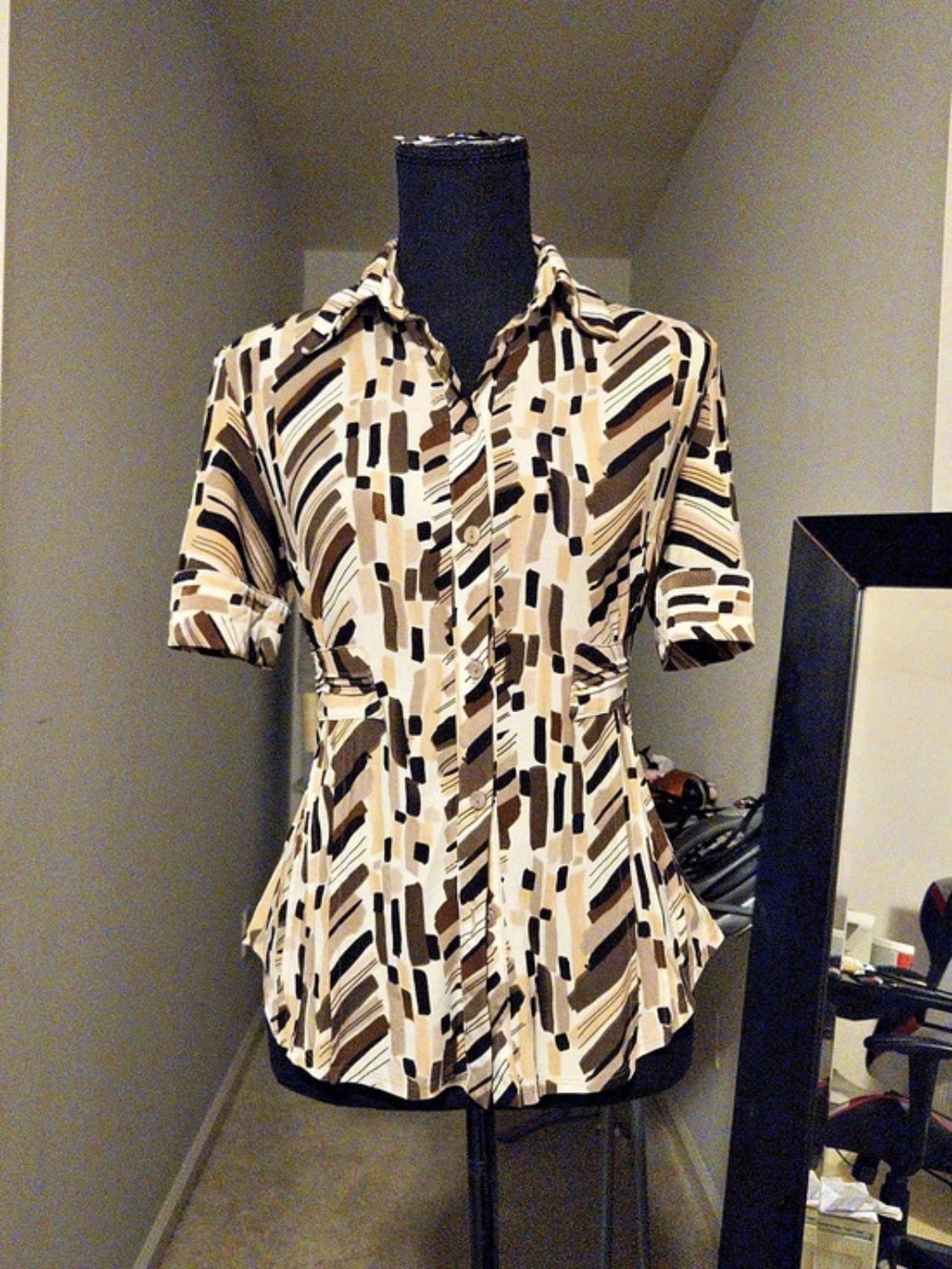 Women's Geometric Button Down Shirt in Cream & Brown